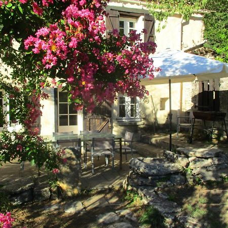 Le Mas Des Lilas Uzès Dış mekan fotoğraf