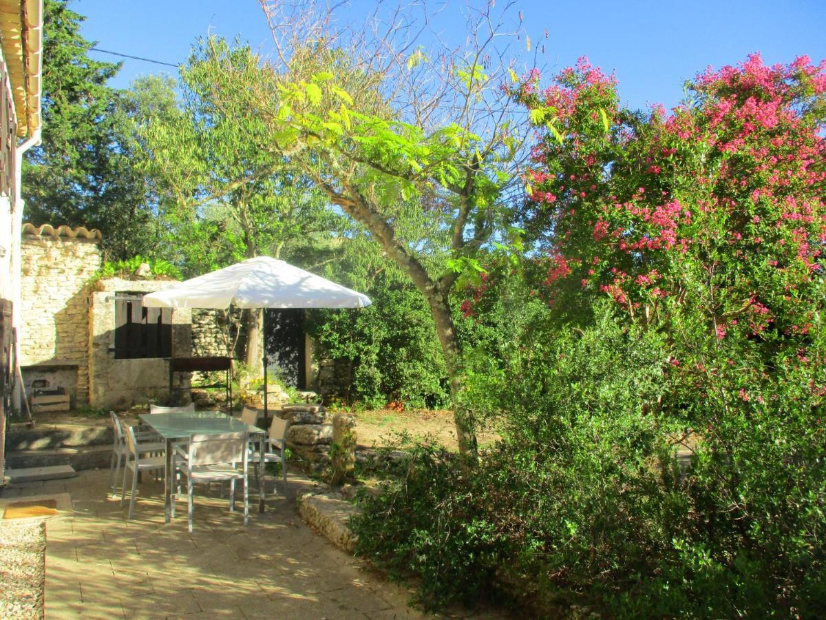Le Mas Des Lilas Uzès Dış mekan fotoğraf